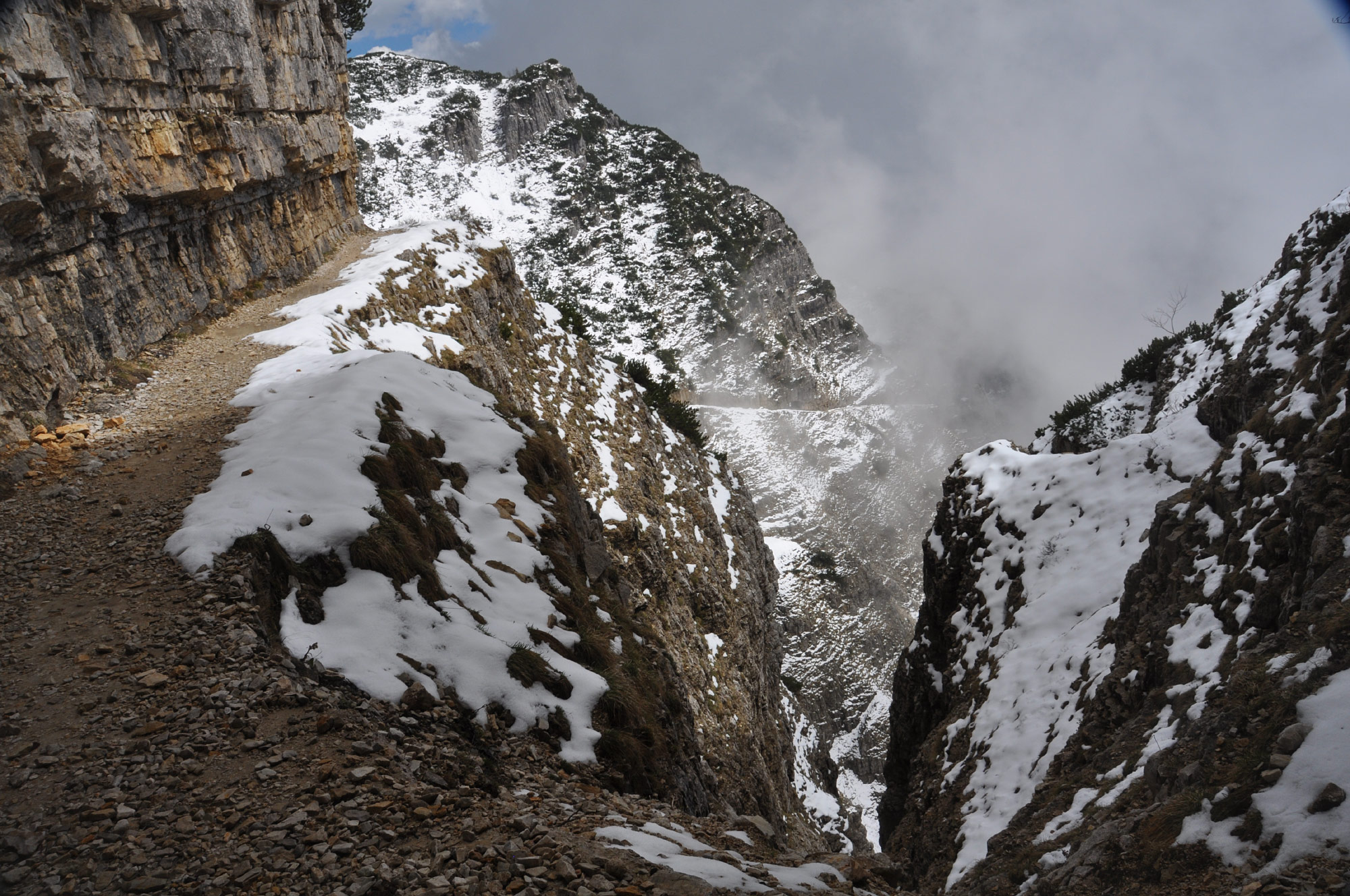 Strada delle 52 Gallerie